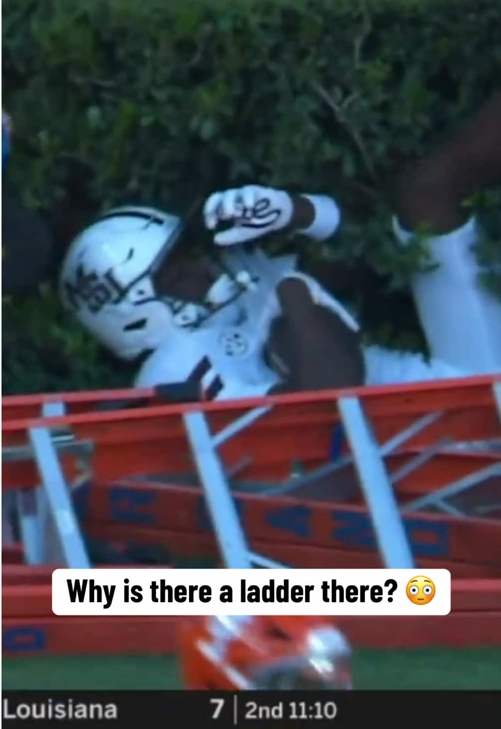Miss State WR Jaron Glover tripped over a ladder in the back of the endzone 😬 @BR_CFB  #CollegeFootball #cfb #football 