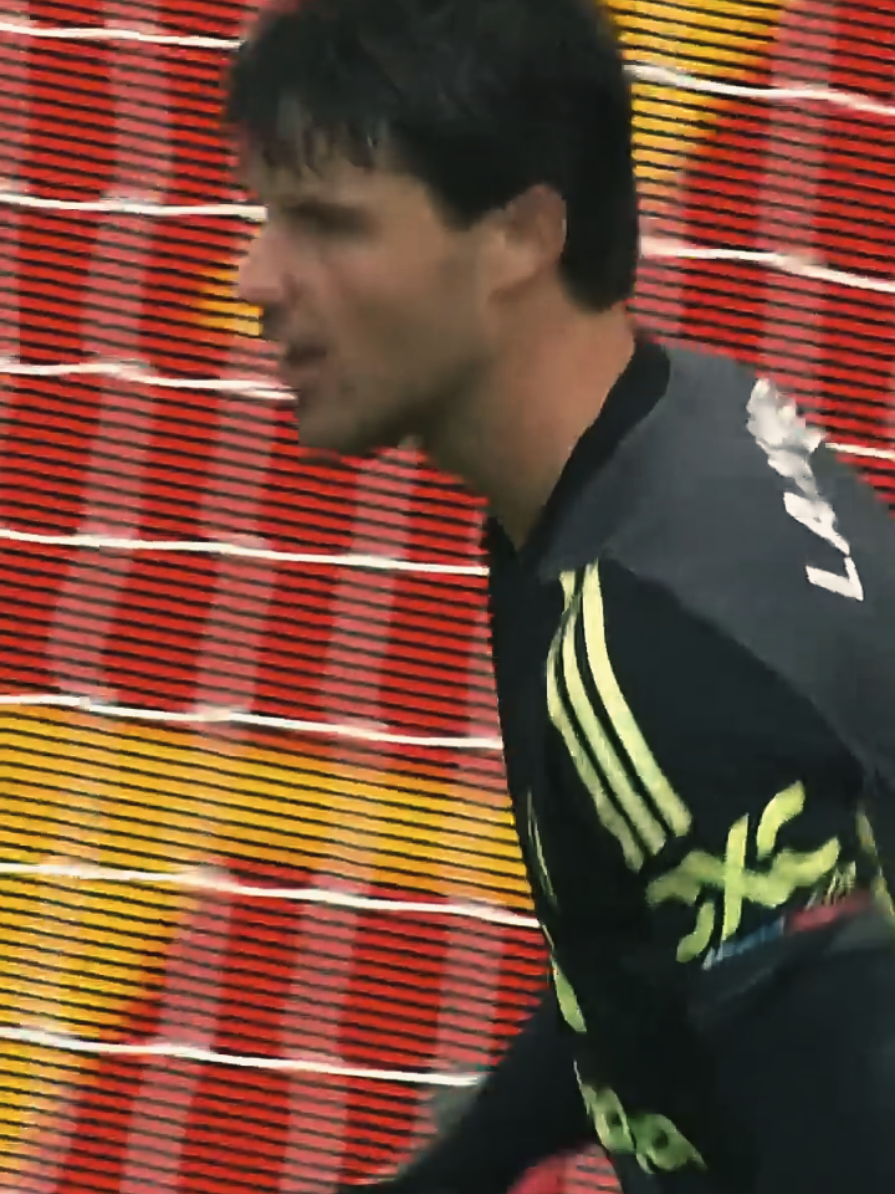 Senne Lammens ลงเล่นนัดแรกให้ Manchester United วันที่ 4 ตุลาคม 2025 เป็นเกมพรีเมียร์ลีกที่แมนยูพบ Sunderland AFC และจบที่ผล 2-0 ซึ่งเขาสามารถเก็บคลีนชีตได้ทันทีในนัดประเดิมสนามให้ทีม #unitedstory #manchesterunited #feed 