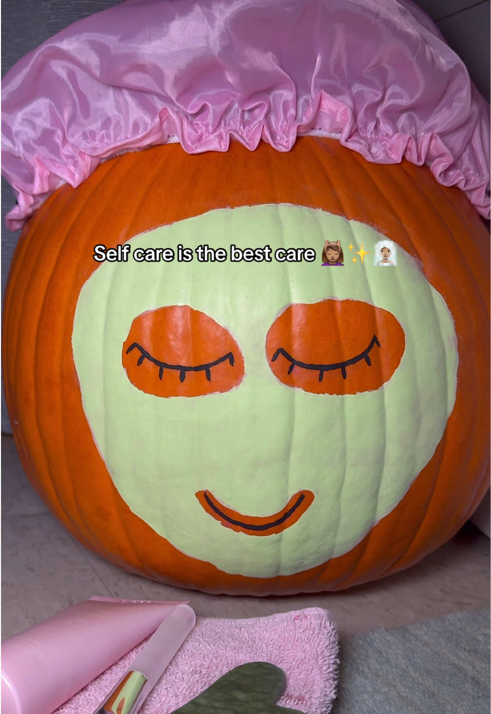 She’s exfoliated, hydrated, and unbothered 🎃💖 #pumpkinseason #SelfCare #falltiktok #thatgirl #cozyvibes 