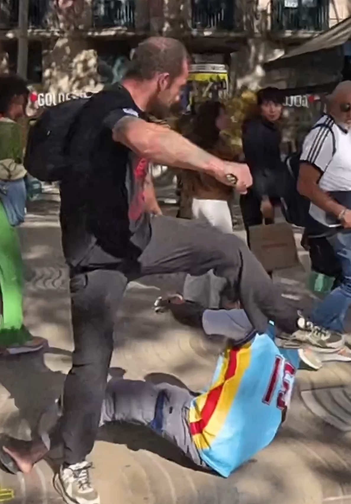 Fighting Scammers in Barcelona! *ambushed*