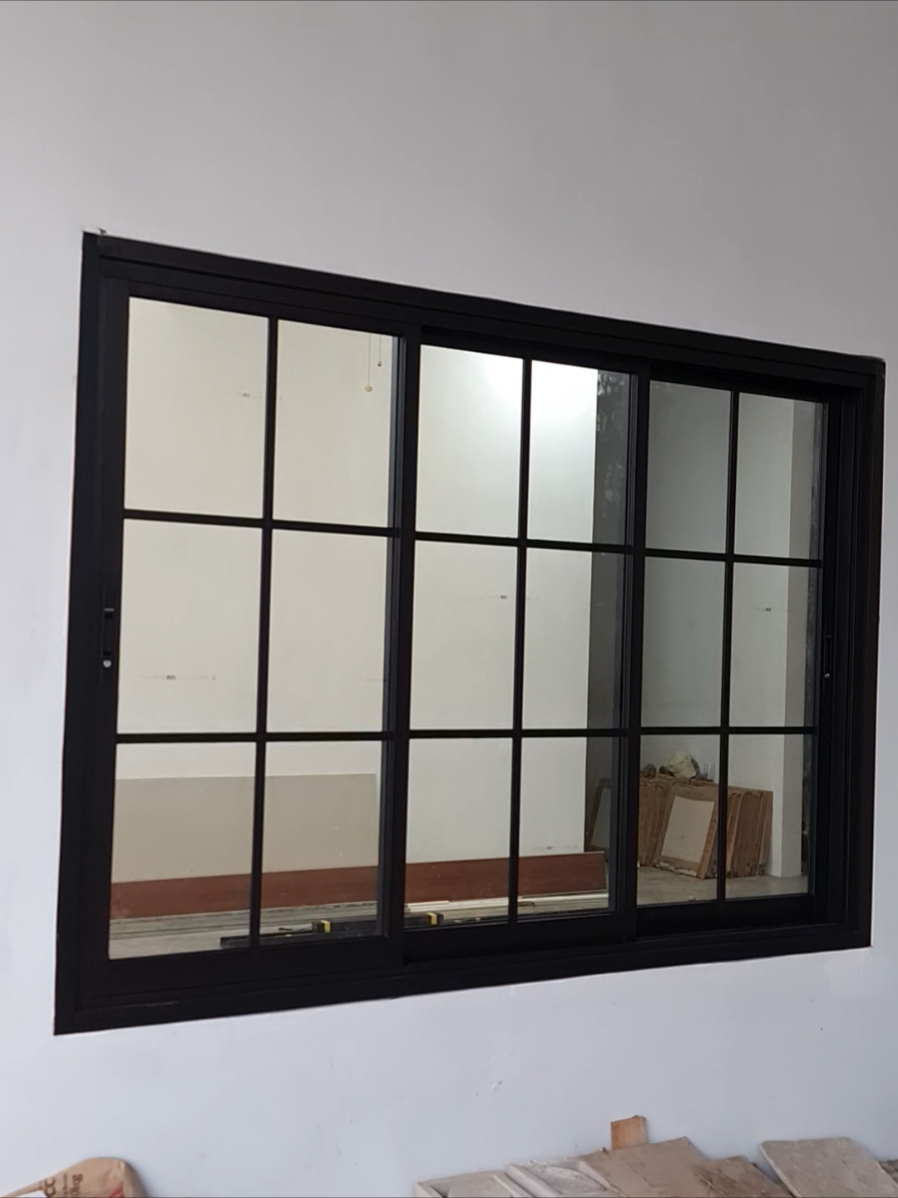 jendela sliding 3 daun #jendelaslidingaluminium #slidingwindow #jendelasliding3daun #jendelaaluminiumbatangpekalongan #yasinaluminiumdankaca 