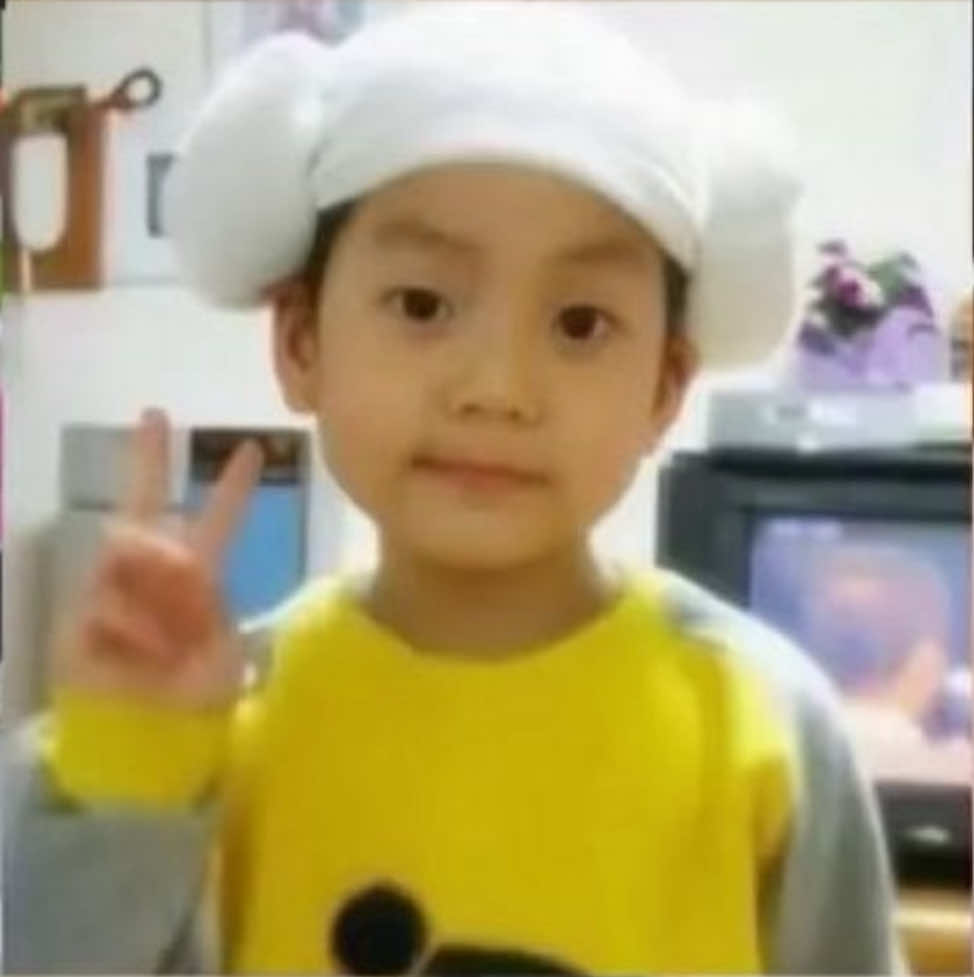 ok so like i actually love him sm mi bibi he’s so cutesy #zyxcba #soobin #txt #fyp 