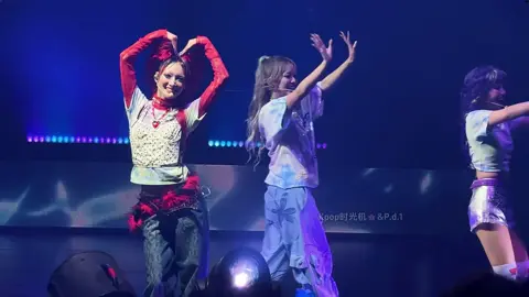 NEW DANCE的这段超绝精髓 超有辨识度的行走标签.~ #xg  #NewDance   #音乐现场  #XG #fyppppppppppppppppppppppp 