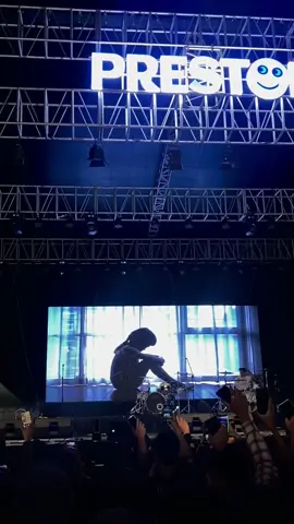 HIDUP PENUH TANDA ?🥀#standherealone #indahtaksempurna #konser #poppunkmusic 