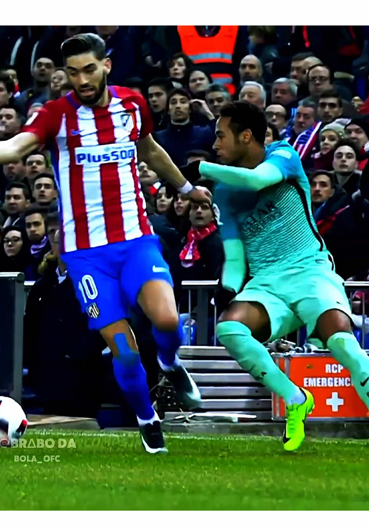 Neymar quando tem pouco espaço 😮‍💨 #neymar #neymarjr #skills #futebolbrasileiro #dribles 