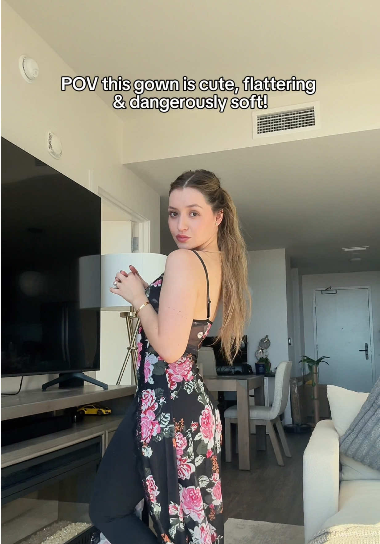 Tell me why this gown is actually the comfiest thing i’ve worn all week. 🖤 #floralnightgown #gown #lacenightgown #comfyloungewear #fallaesthetic 