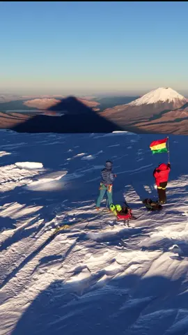 Bolivia 🇧🇴 Techo de Bolivia, Sajama 6542 msnm  . . . #bolivia #sajama #6542masl  #dronevideo #sunrise 