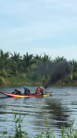 #สนามแข่งเรือดอนราว 🇹🇭
