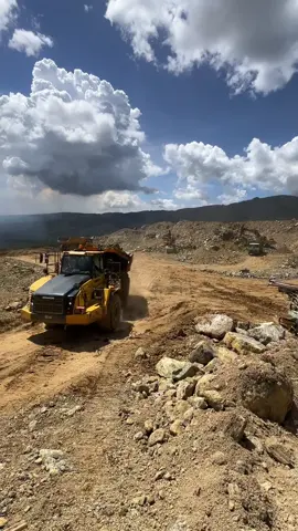 #storyanaktambang #tambanghitz #storytambang🦺⛑️ #operator_excavator #fyp 