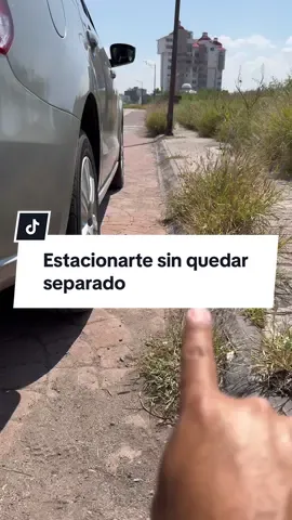 Cómo estacionarte sin quedar pegado o separado