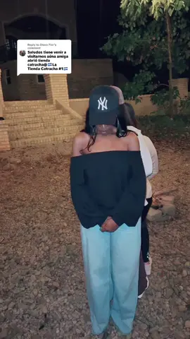 Replying to @Otero Flor  Claro que si amiga!! Catrachas siempre apoyando 💙 #beezinthetrapz . Beez in the trap part 2 😂.  @d Dowdy  @gabydgil 