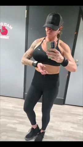 After work shoulder session 💪 🔥. burning like a mf but hurts so good 🫶#fitmoms #womanpower #selflove #fitlife #mombod #fitmoms #fitnotthin #nofucksgiven #puredrive #iykyk 