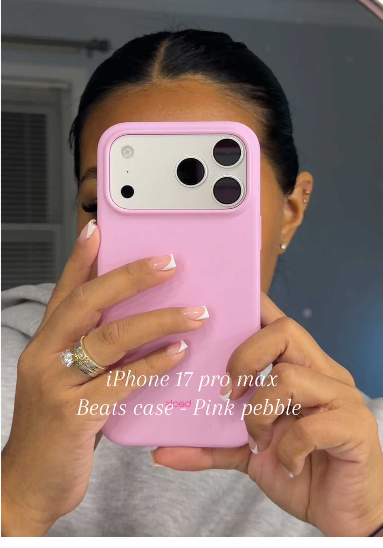 So in love with this case 🩷and the camera quality ?? Chefs kiss!!  #iphone17promax #pinkcase #beats #fyp 