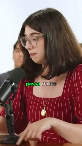 Você é nociva para a sociedade A Martina Oliveira enfrentou 30 conservadores e a reação dela foi inesperada.  Qual lado você apoia nesse debate? 👇 ​ #martinaoliveira #fyp #viral #redcast #polemica 