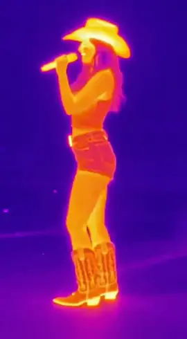 Que show!!!! Pensa numa musica boa🎶🎵💨 O show foi muito bom, todas as músicas com efeitos especiais e algumas misturas de estilos 🤣🤣🤣 #brasil🇧🇷 #tiktok #fyp #fart #girl 