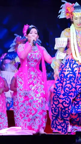 @aungzabuofficial youတို့မင်းသားအတော်ဆိုး🩷🥰😘#အောင်ဇဗ္ဗူ #တောင်ဒဂုံယောက်ကော်ပန်းခြံဇာတ်ရုံကြီးမှာ #ဒုတိယနေ့ #titokmyanmar🇲🇲🇲🇲🇲🇲 #fypシ゚ 