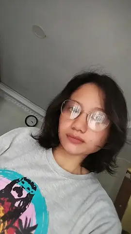 pamer jerawat 😌😌