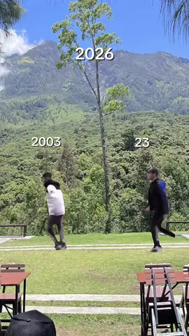 2003 masih 17 tahun kok 😭#dikejarumur #2026 #masukberandafyp #fyp 