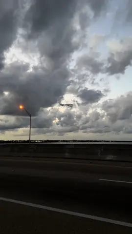 —🥷🏻🔉🔊#hiphopmusic #lyrics_songs #makabelico #hiphop #rapmexicano 👽🍁💨💨💨