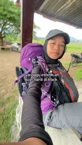 Terkadang keluar naik gunung hanya untuk menghilangkan rasa kesepian 