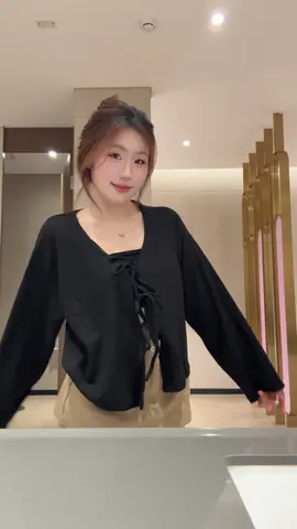 rộng rãi mà mặc lên hoq hề bị đô dáng
