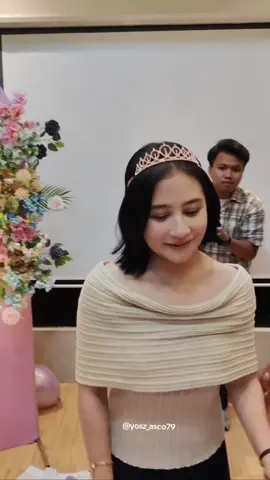 Doi semalem cantik natural banget sumpahh !!! Lovemoree @prilly latuconsina 💗 #prillylatuconsina #prillylast29s  #officialprillvers #masyaallahtabarakkallah #fyp 