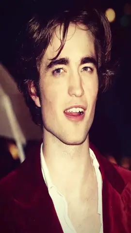 edward/robert version ❤️‍🩹 #edwardcullen #robertpattinson #teamedward #twilight #bubblegum 