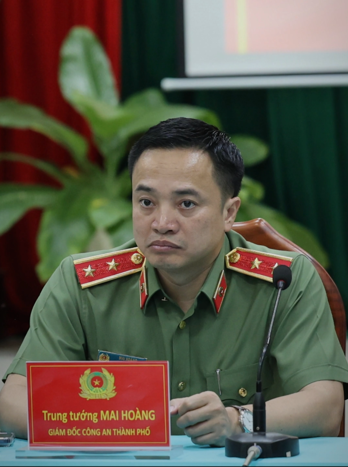 Từ ngày anh về, tội phạm thành phố giảm hẳn. #TrungtuongMaiHoang #AHLLVTND 