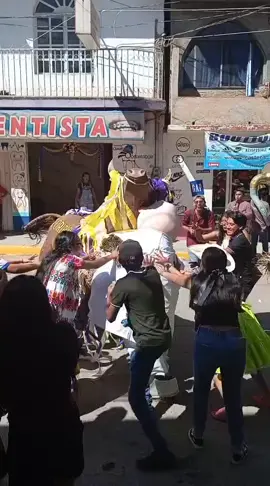 Toribio con el Simi nooo !!#fiestapatronal #señordelnicho 
