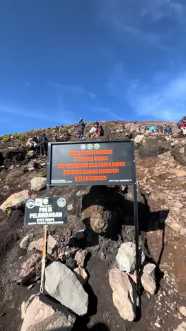 semangat yg naik🗿🗿 #xyzabc #fyp #slametmountain #slametviabambangan 