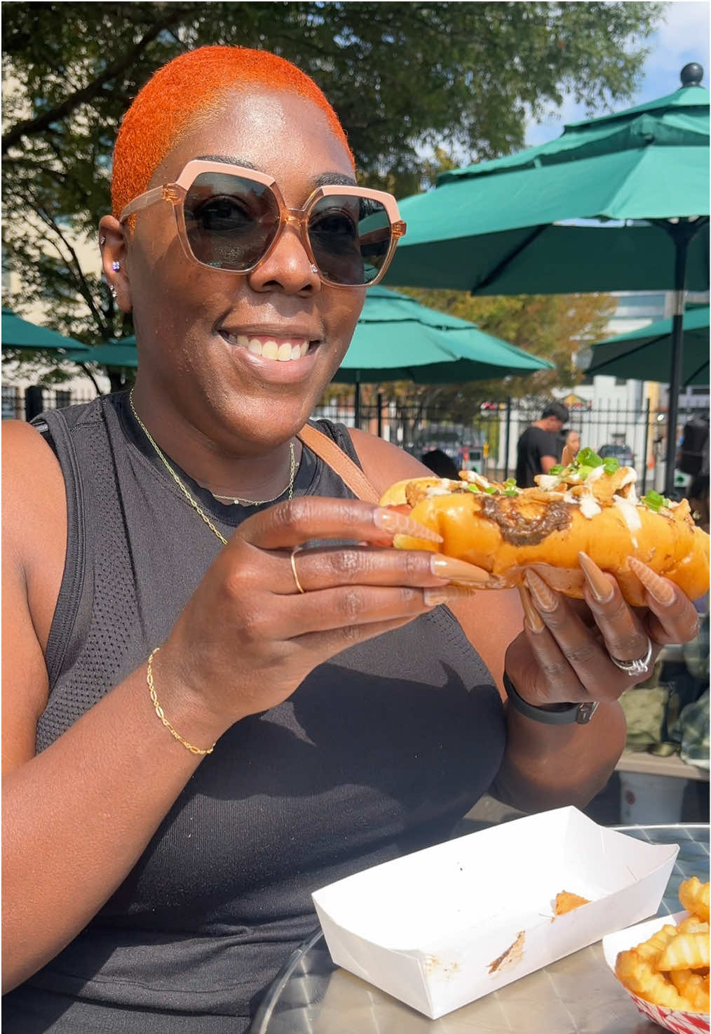 Oxtail on a glizzy? Yeah, Atlanta different 😭🔥 @links.n.ice  #fyp #AtlantaEats #AtlantaFoodie #FoodieFinds #TikTokEats