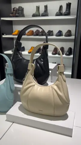 🎒✨ Meet your new favorite shoulder bag from PEDRO! Available in classic black, chic cream, and dreamy sky blue – which one’s your vibe? 😍 Perfect for: 💼 Daily work fits 🛍️ Weekend brunch 🌃 Night out glam #pedrobag #pedroshoes_official #pedro #fyp #fashion 