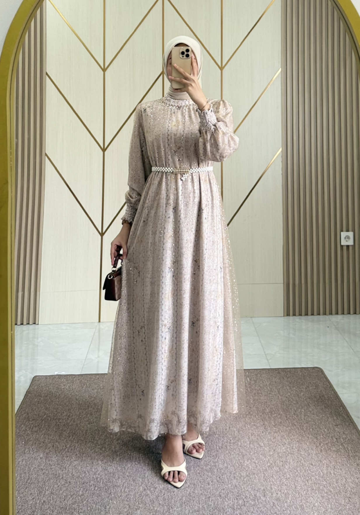 series raya 2026 aureen maxi dress