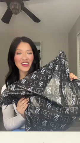 Little VS Haul 💕@VSPINK @Victoria’s Secret  #VSPartner #unboxing #vshaul #vsfashionshow #haultok 