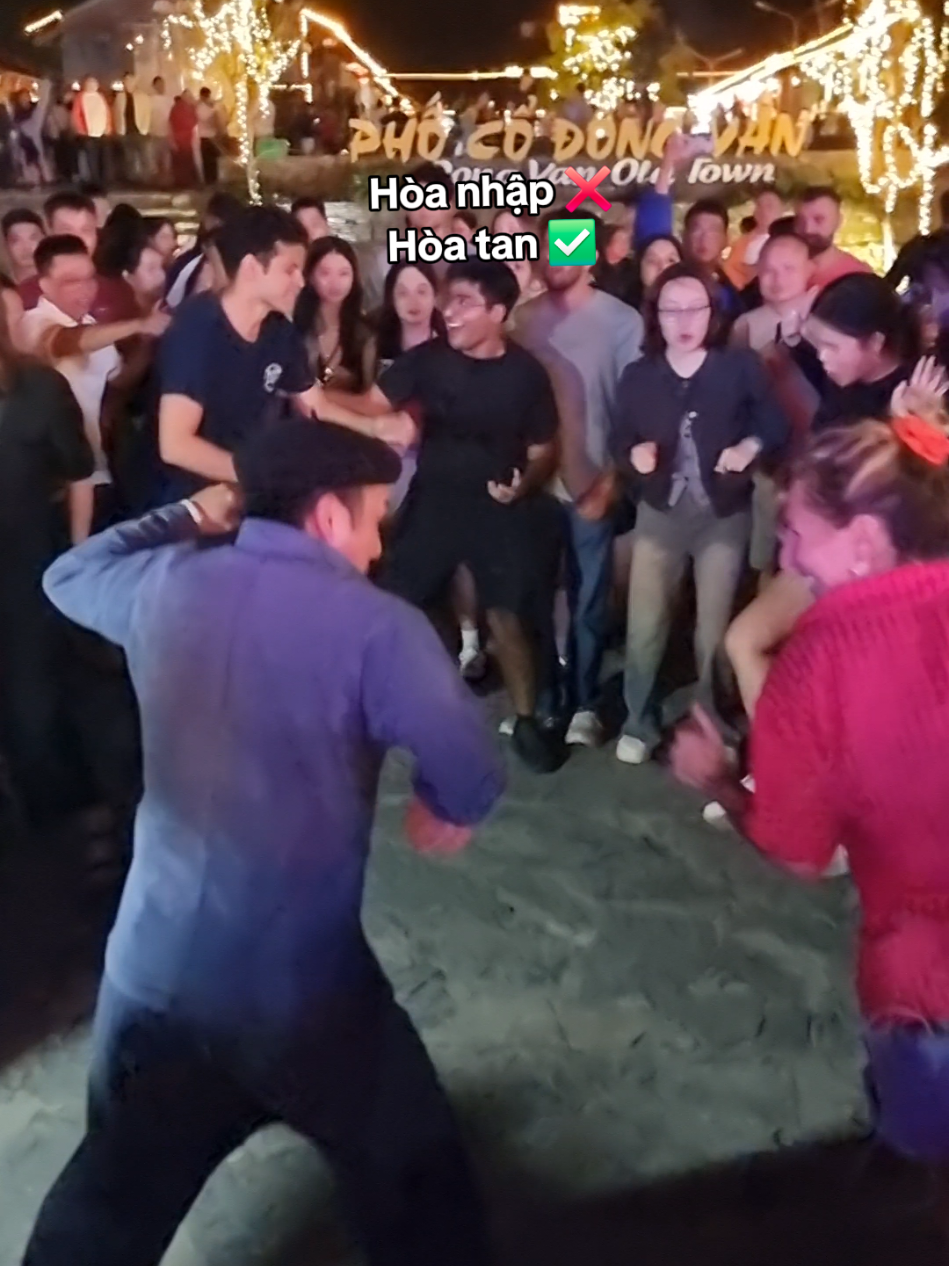 Sôi động  #hagiangloop #phocodongvan #dulichhagiang #dancing 