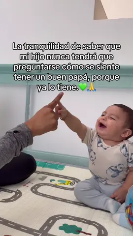 Siendo siempre el mejor papá 💚#paternidad #maternidad #momboy #mamaprimeriza #bebe 