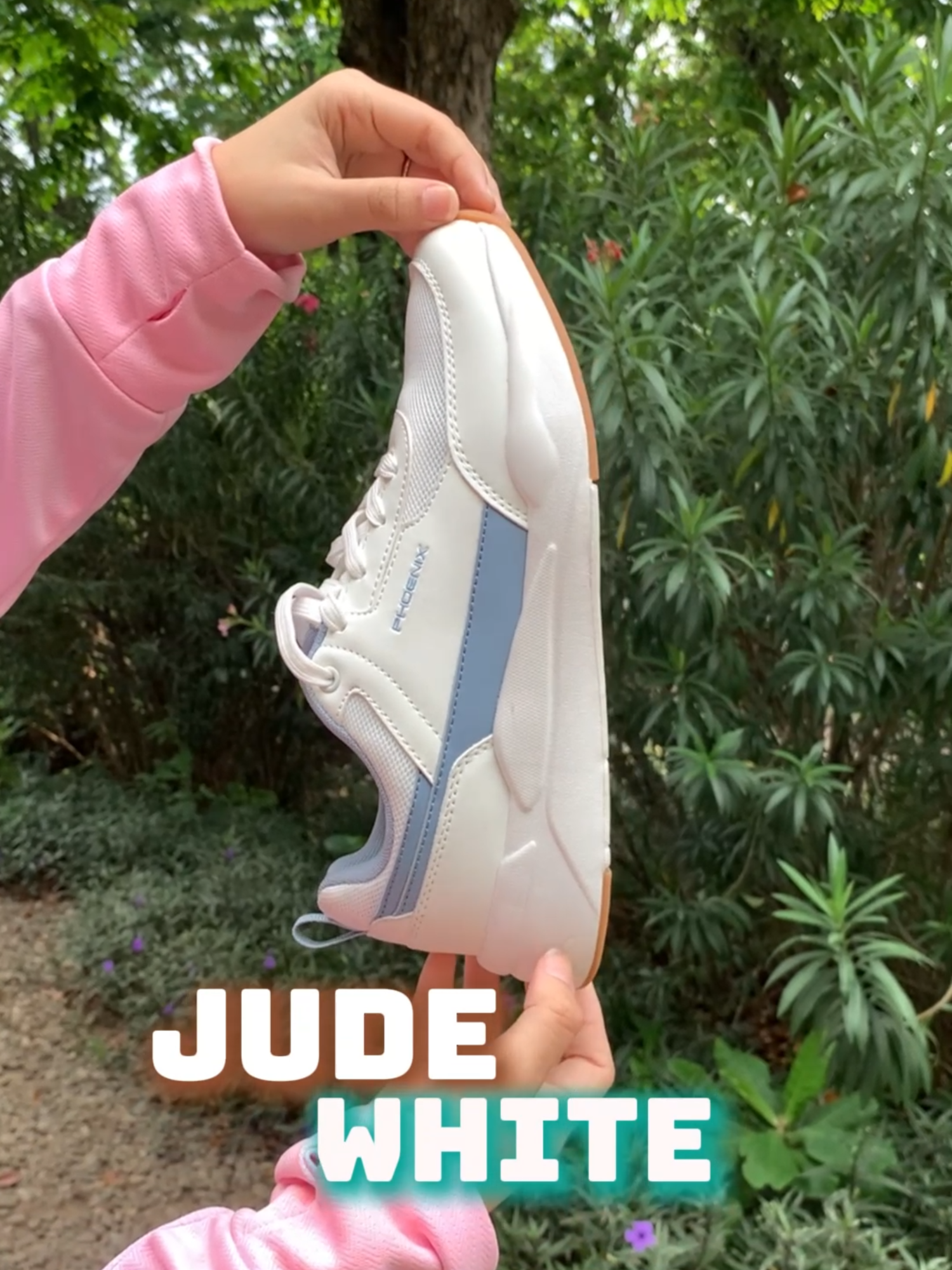 Simple, stylish, dan selalu cocok di setiap outfit 💫 Jude White — sneakers putih yang wajib kamu punya buat tampilan chic tanpa ribet! 🤍 #phoenix #fyp #phoenixshoes #sepatuwanita #sepatusneakers #sneakerswanita