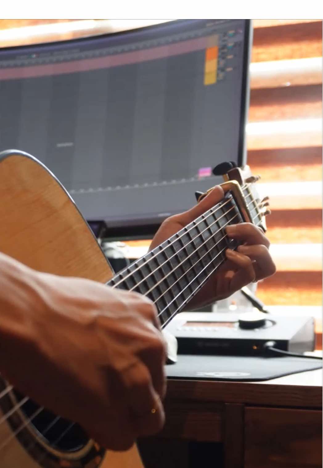 just a simple thing with simple chords #tungacoustic #tungtic