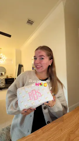 So thankful for weekends!! Cozy Saturday vibes today!! 🫶🏼 #foryou #OOTD #makeup #grwm #microinfluencer 