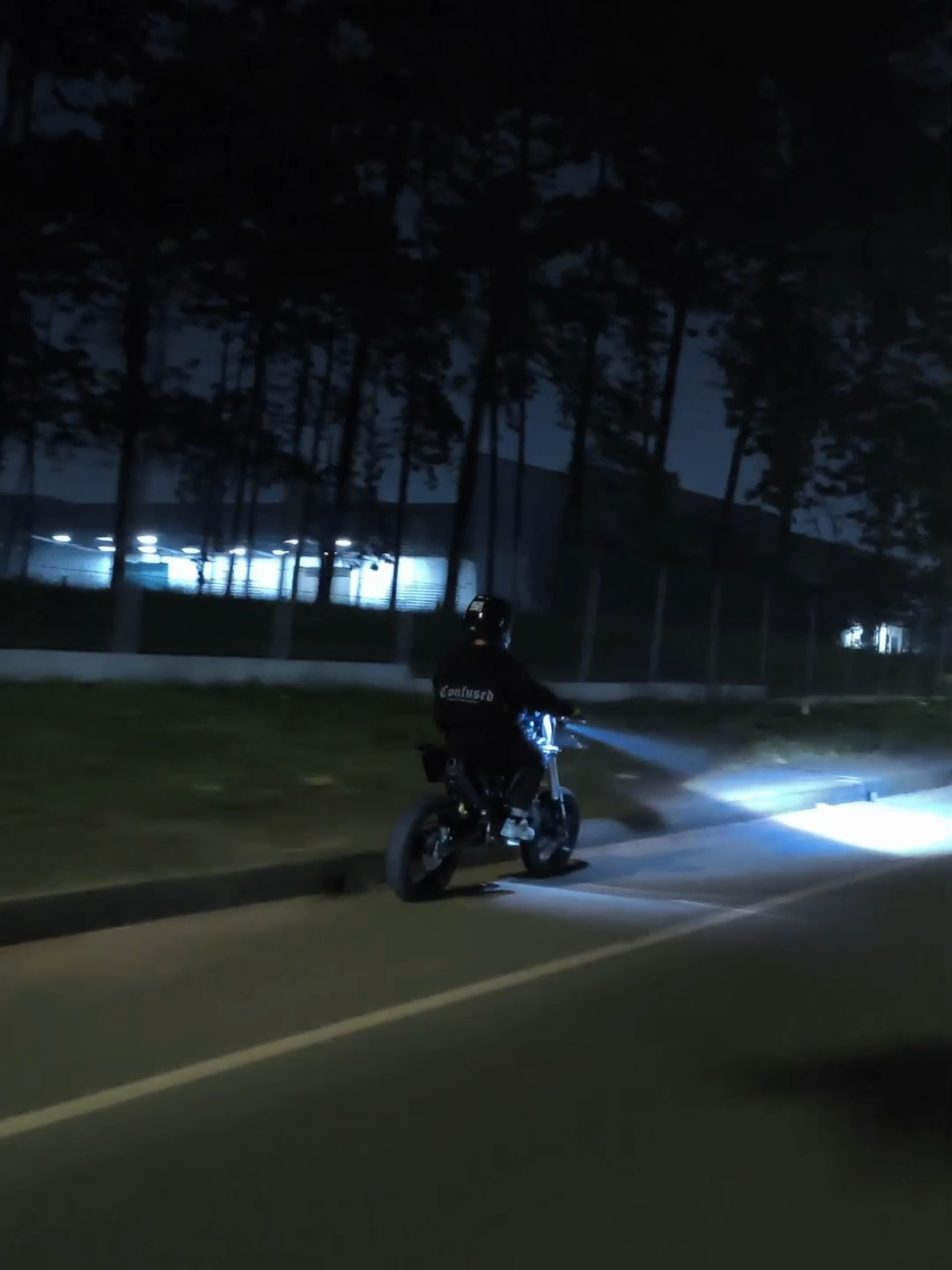 cek gravitasi#seftyfirst #dilakukanolehyngberpengalaman #klxsupermoto #supermotoindonesia #fyp 