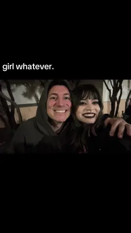 i love @Pierce The Veil i asked loni a silly question muahaha