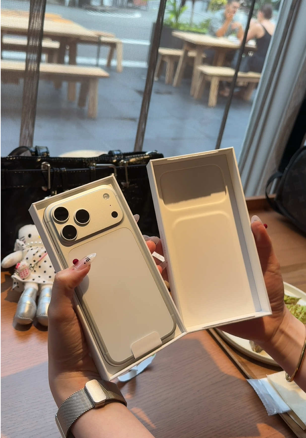 20/10 sớm hẹ hẹ hẹ ✨🤍
