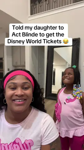 Bruhhhh omg 😂she was so mad #fypシ #funny Look how many times we did this and what was she doing ????