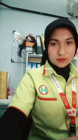 a few moments at work🥰 berterimakasih lah pada kerjaan yang kita jalani sekarang, mungkin memang tidak membuat kita kaya, tapi setidaknya kita bisa terus melanjutkan hidup #CapCut #worklife #favoriteplaceofworship  #rameinyuk  #CapCut 