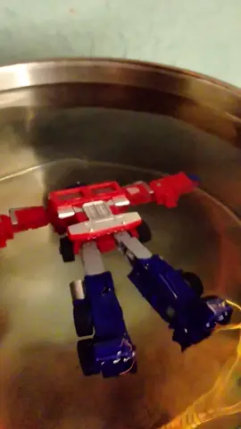 pobre optimus 😞 #paratii #transformers #loscaminosdelavida #meme #optimusprime 