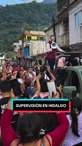 Hoy estuvimos en Huehuetla y Tianguistengo, Hidalgo, con el gobernador Julio Menchaca Salazar. Informamos a la población sobre los avances en apertura de caminos, la llegada de más apoyos, así como el censo de las y los servidores de la nación. No están solos. #lluvia #apoyo 