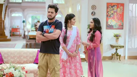 দেখুন #Kusum আজ @ 5.30pm শুধুমাত্র #ZeeBangla আর #Zee5 অ্যাপে যে কোন সময়, যে কোন জায়গায়। #ZeeSneakPeek