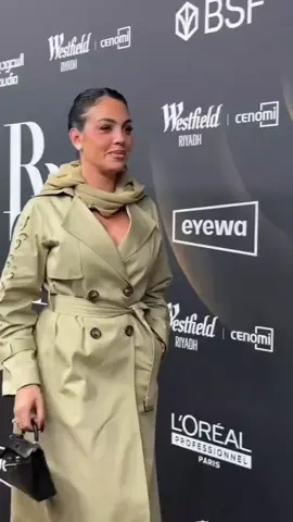 Georgina Rodríguez makes a stunning attendance tonight at the Saudi clothing brand's Mona AlShebil (@monaalshebil) fashion show on the 3rd day of Riyadh Fashion Week! less #georginarodriguez #riyadh #fashionweek #fashion 