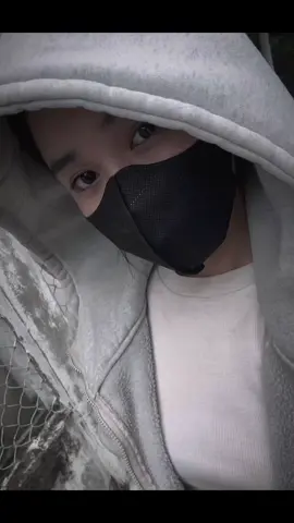 Không ai tự nhiên mà thay đổi. Mỗi vết nứt trong lòng đều đến từ một điều gì đó, một lần thất vọng, một lần bị bỏ rơi, hay chỉ đơn giản là học được cách không còn mong đợi quá nhiêu nữa.#CapCut 