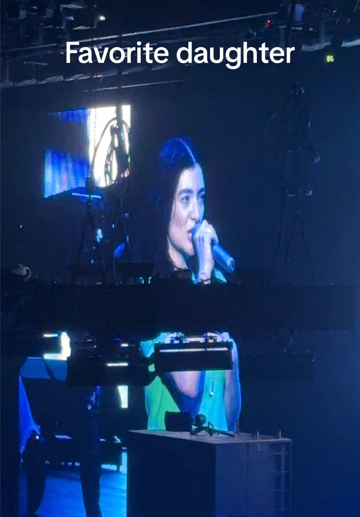 Favorite daughter  #lordemusic #lasvegas #virgintour #concerts #foryoupage 